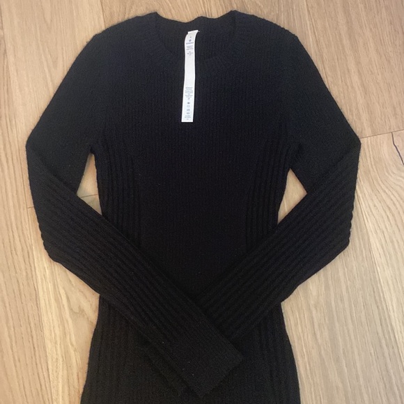 Lululemon 100% wool size 4 sweater . - Picture 3 of 3